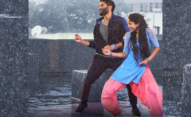 Pic Talk: Chay and Pallavi dance in rain!