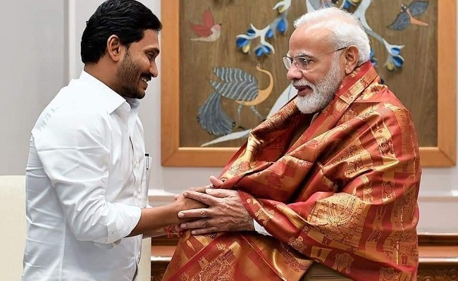 Stop vaccination at private hospitals, Jagan tells Modi