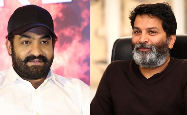 NTR Upset With Trivikram's Double Game