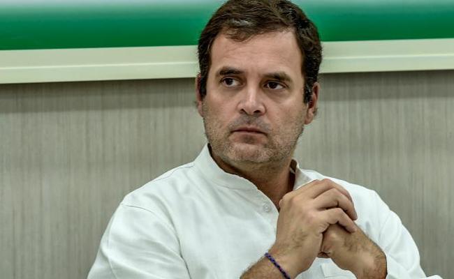 Rahul unfollows 50 people, including aides, on Twitter