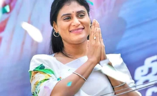 Sharmila strategy: Comparing KCR with YSR