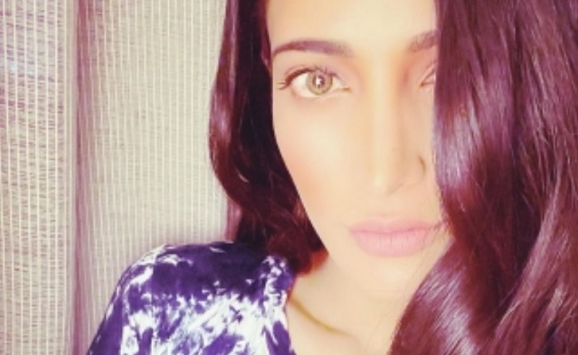 Shruti Haasan is getting whole 'glam' thing right