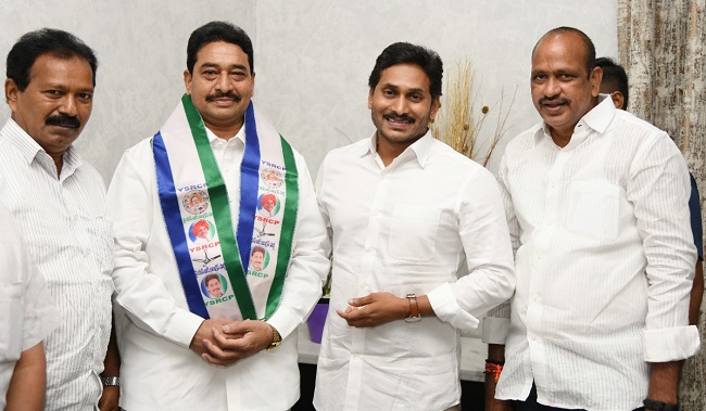 TDP Ex-MLA Joins YSR Congress