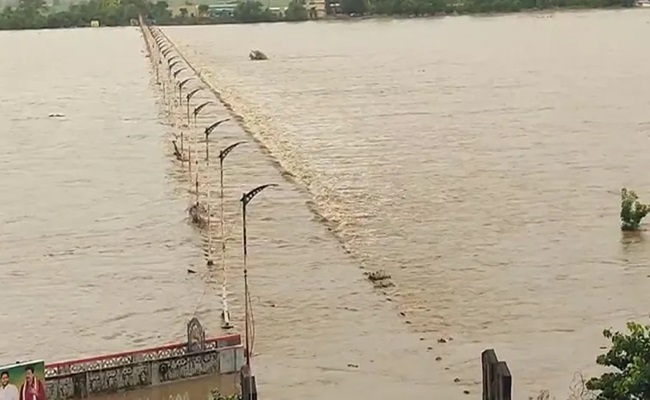 Fresh flood alert in Telangana as Munneru River crosses danger mark ...